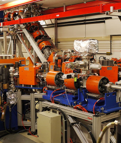 Image of the inside of the laboratory housing the FELIX free-electron laser at the FOM institute for Plasma Physics